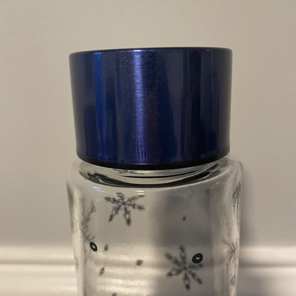 5 for $20: Target snowflake glass water bottle - Picture 3 of 5